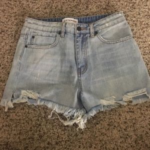 Kittenish by Jessie James decker cutoffs!